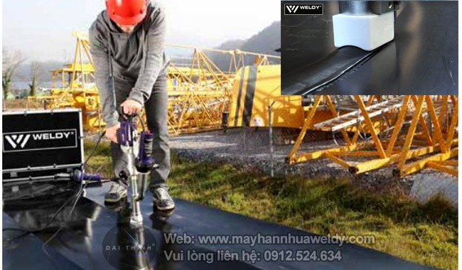 Máy hàn đùn Weldy Booster EX3 trong thi công hàn bạt HDPE Máy hàn đùn Weldy Booster EX3 trong thi công hàn bạt HDPE