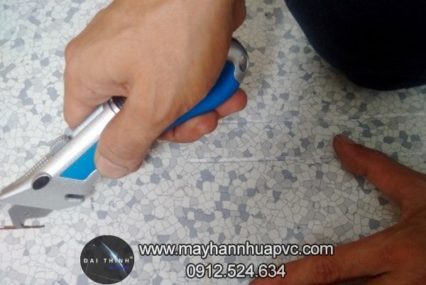 Dao m&oacute;c cắt r&atilde;nh d&acirc;y s&agrave;n h&agrave;n nhựa pvc, winyl
