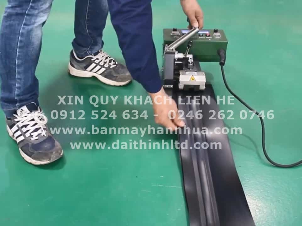 M&aacute;y h&agrave;n bạt nhựa tự động LST GM2