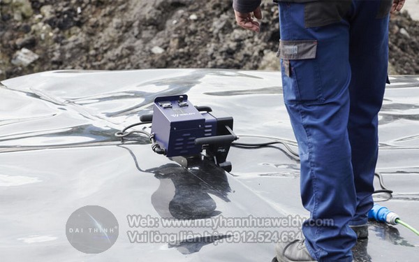 Weldy WGW 300 Máy hàn bạt nhựa HDPE chống thấm bãi xử lý rác thải Weldy WGW 300 Máy hàn bạt nhựa HDPE chống thấm bãi xử lý rác thải