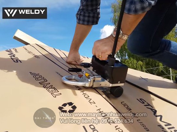 Máy hàn màng nhựa chống thấm dột Weldy Roof2 mini Máy hàn màng nhựa chống thấm dột Weldy Roof2 mini