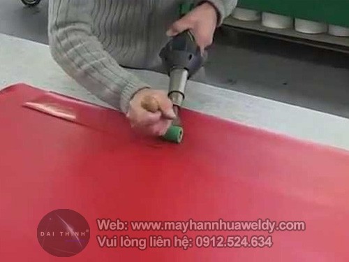M&aacute;y h&agrave;n bạt quảng c&aacute;o Triac ST 