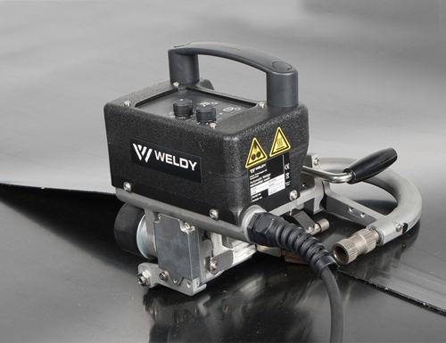 M&aacute;y h&agrave;n bạt nhựa hdpe model weldy geo2