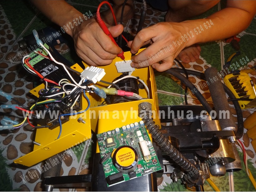Sửa chữa và bảo dưỡng máy hàn màng nhựa dày Demtech Sửa chữa và bảo dưỡng máy hàn màng nhựa dày Demtech